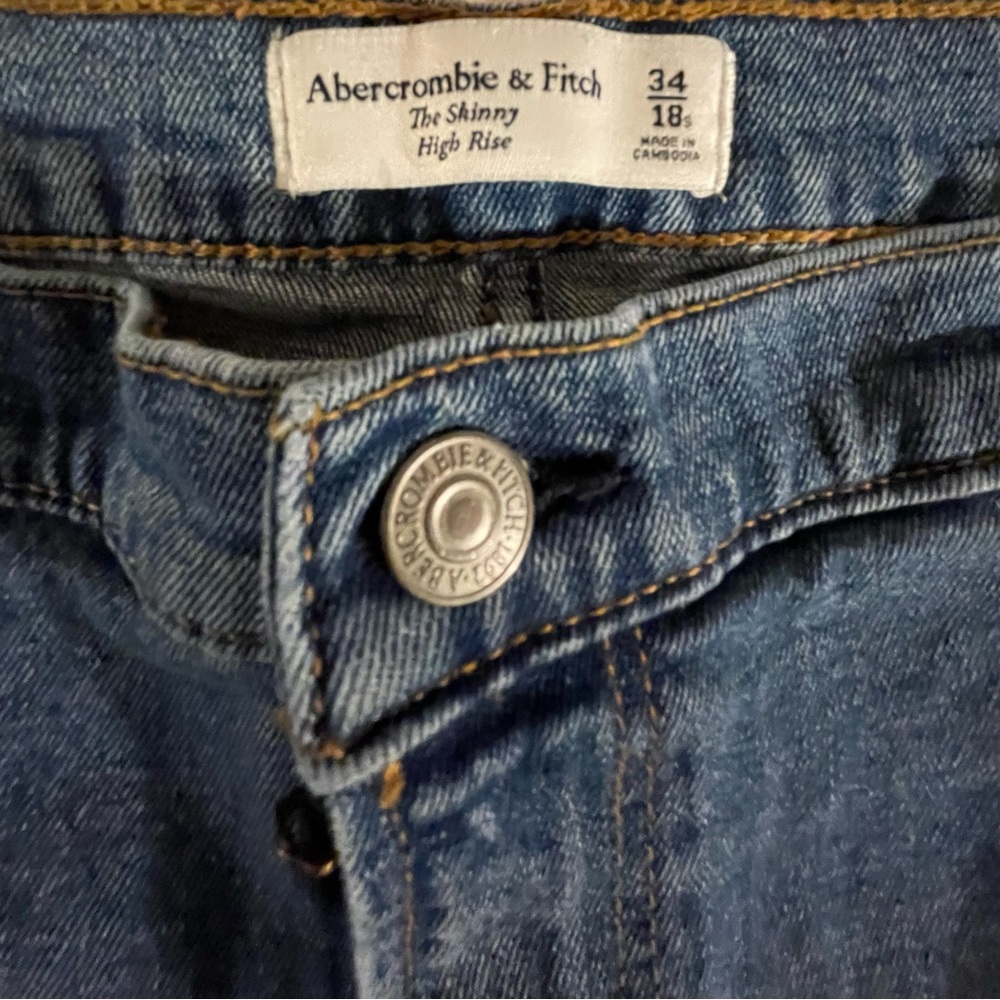 Abercrombie & Fitch Skinny High Rise Jean